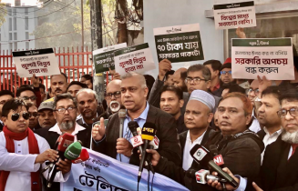 মোবাইল ও ইন্টারনেট সেবায় নতুন কর প্রত্যাহার না করলে এনবিআর ঘেরাও
