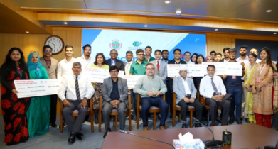 রাস্তার বৈদ্যুতিক খুঁটি হতে পারে টেলিকম টাওয়ার, মেলায় দেখা মিললো