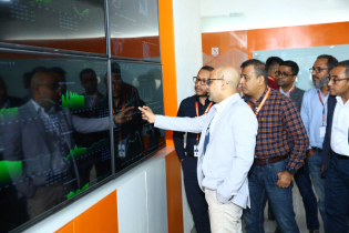 ‘গ্রাহকদের জন্য মানসম্পন্ন সংযোগ ও তরঙ্গের সুষম বণ্টন জরুরি’