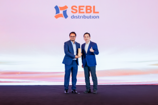 বিশ্বে শাওমির সেরা ৬ অংশীদারের একজন ডিএক্স গ্রুপের দেওয়ান কানন বিশ্বে শাওমির সেরা ৬ অংশীদারের একজন ডিএক্স গ্রুপের দেওয়ান কানন