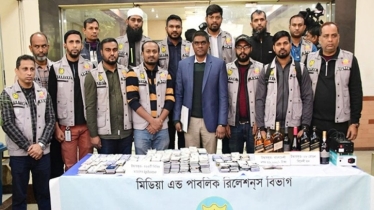 রাজধানীতে আইফোন সংযোজন কারখানার সন্ধান, ৩ চীনা নাগরিক গ্রেপ্তার